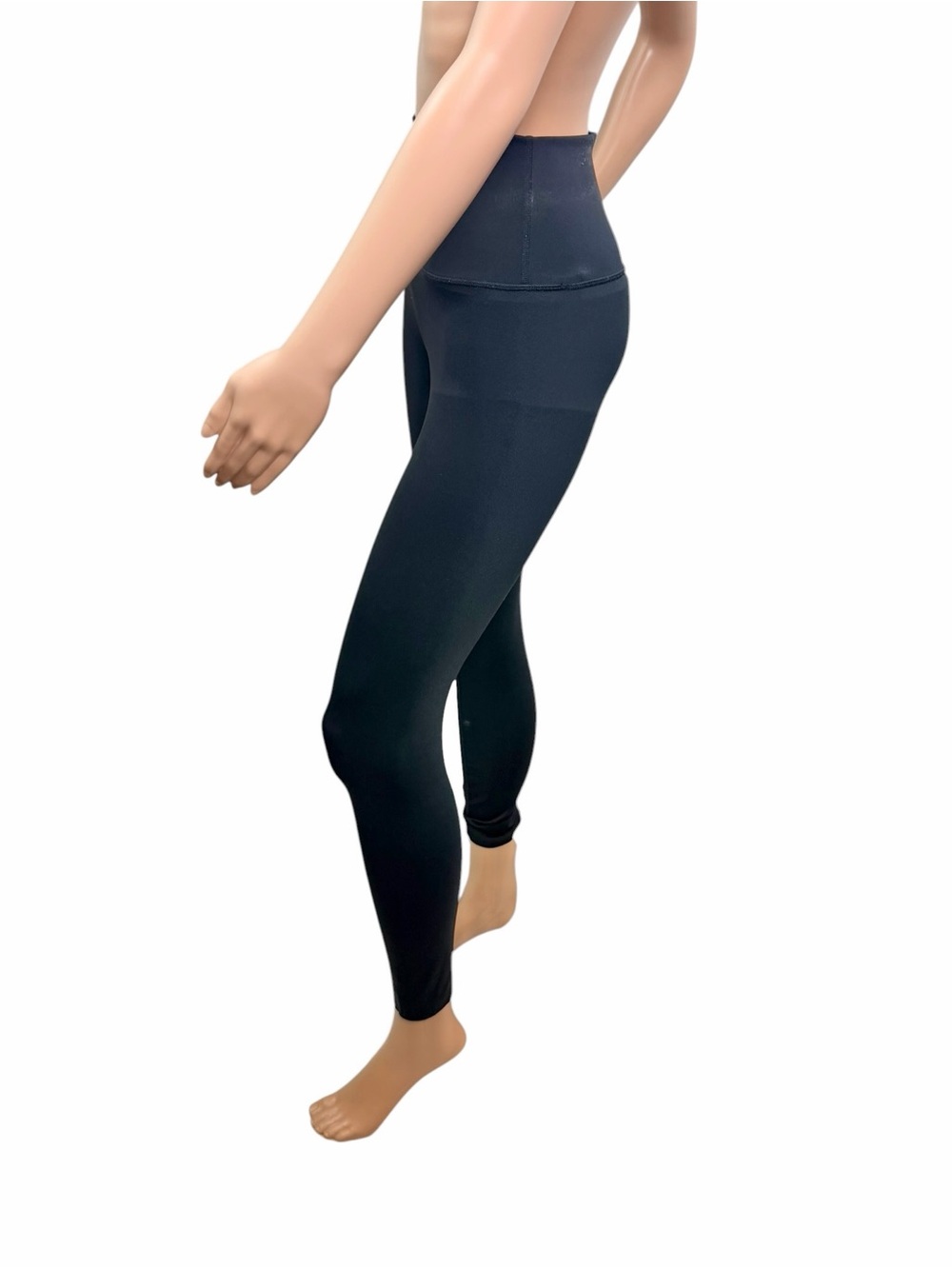 Offline By Aerie Goals Women’s Size Medium High Waist Solid Black 7/8 Leggings - Picture 2 of 6